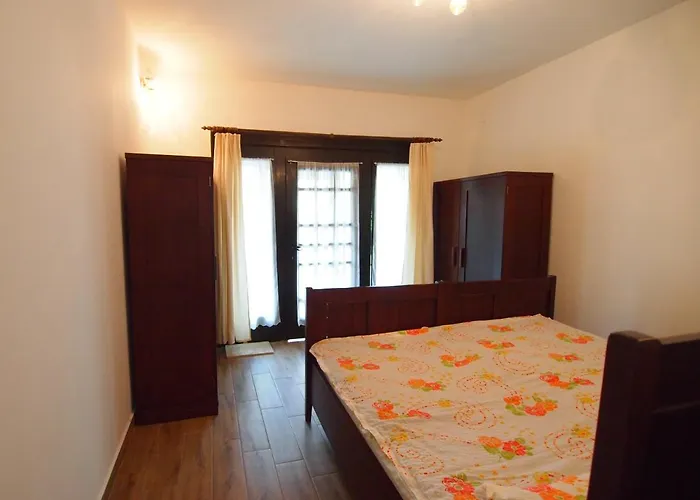 In The Center Of Rogaska Slatina! Fani And Marija Рогашка Слатина