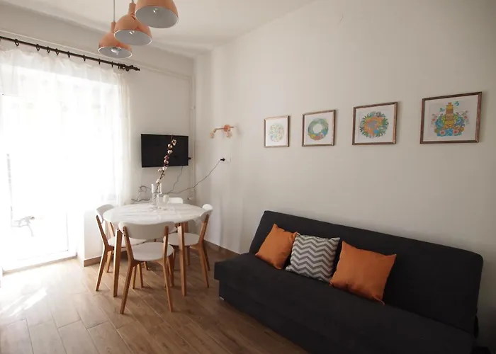 In The Center Of Rogaska Slatina! Fani And Marija * Рогашка Слатина